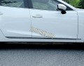 Nẹp sườn trang trí xe MAZDA 3