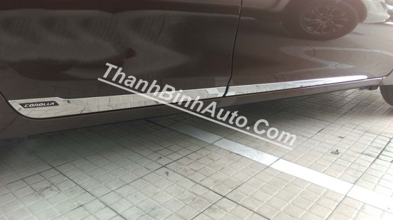 Nẹp sườn trang trí hông xe ALTIS 2014